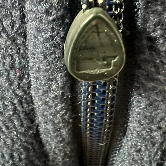 Vineyard Vines Martha’s Vineyard vest. - Picture 2 of 9